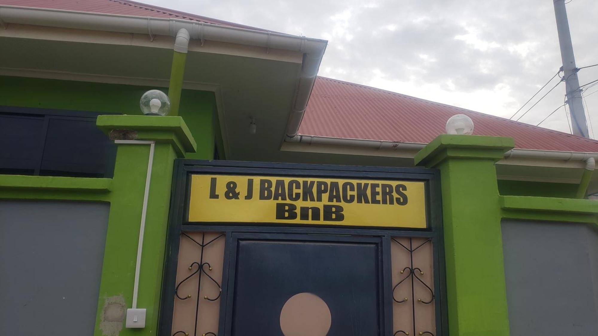 L&J Modern Backpackers Bnb Дар-эс-Саламе Экстерьер фото