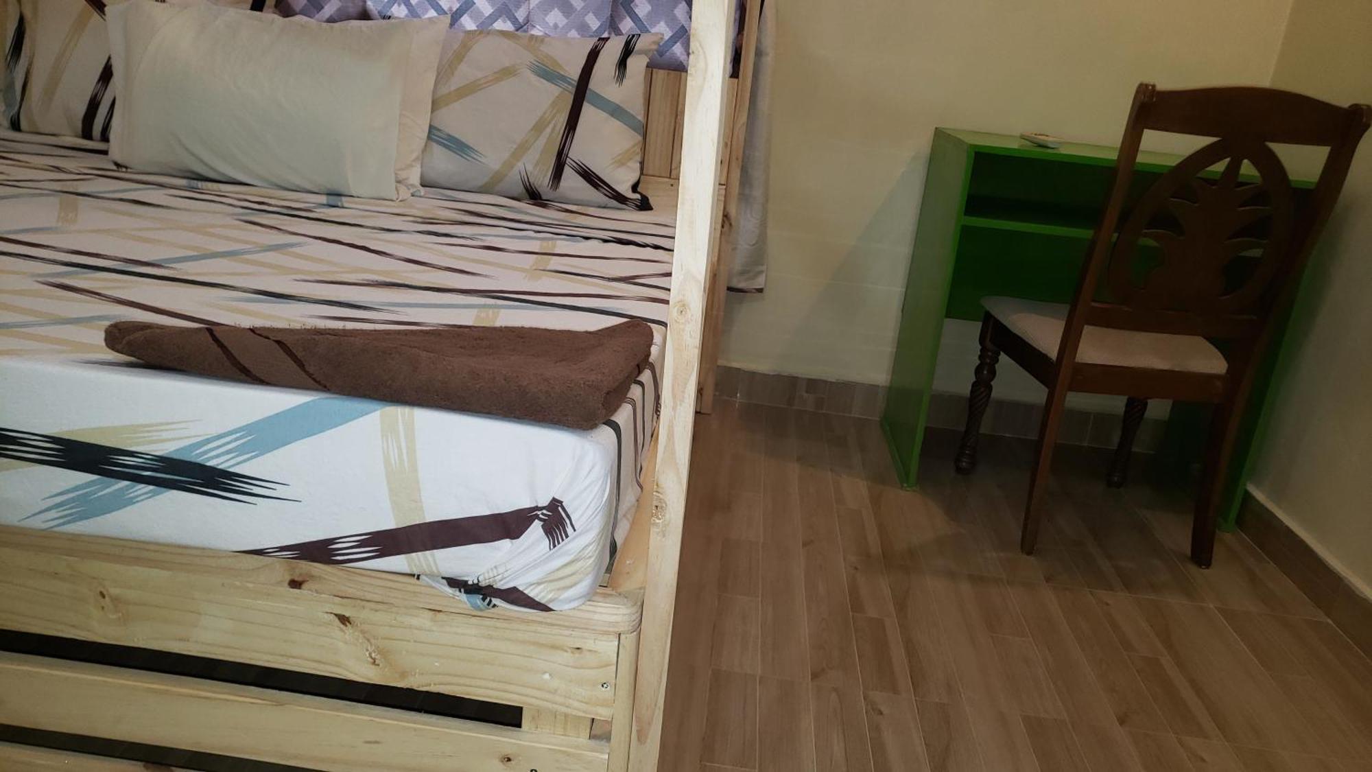 L&J Modern Backpackers Bnb Дар-эс-Саламе Экстерьер фото