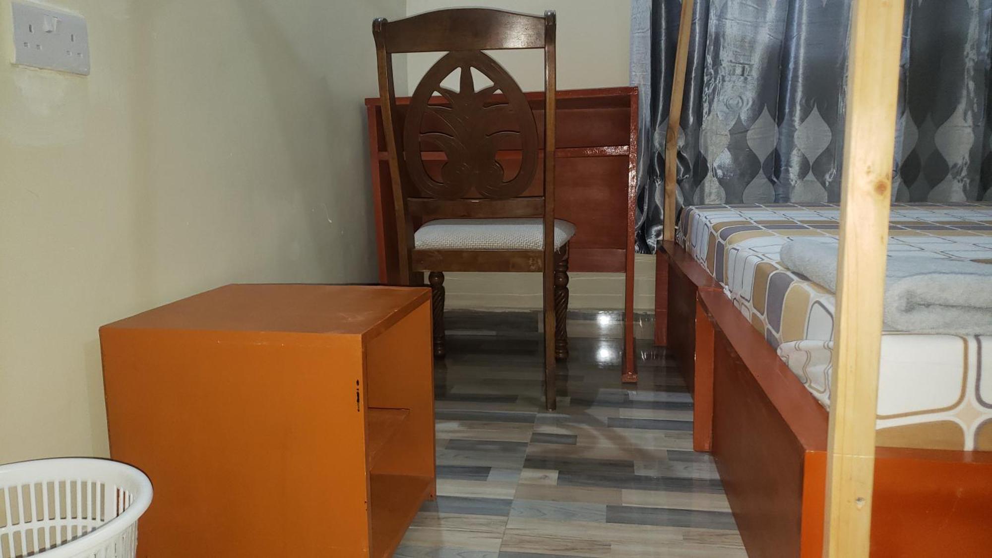 L&J Modern Backpackers Bnb Дар-эс-Саламе Экстерьер фото