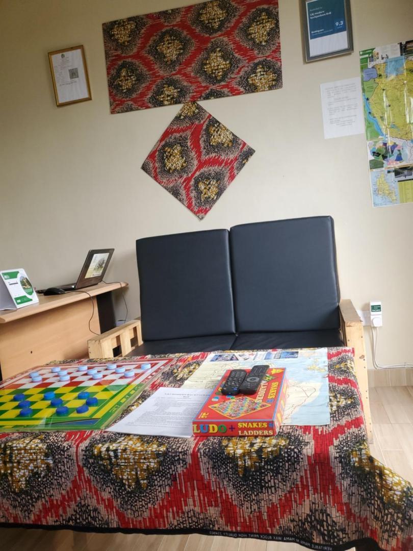 L&J Modern Backpackers Bnb Дар-эс-Саламе Экстерьер фото